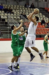 Pellegrino Yasakov al tiro nel match con il Siracusa