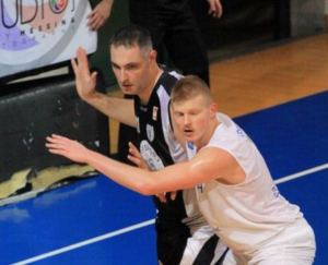 Sabarese marcato da Listwon (Foto tratta da CefalùSport)