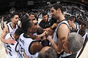 Foto di gruppo della Virtus Bologna, avversario dell'Orlandina