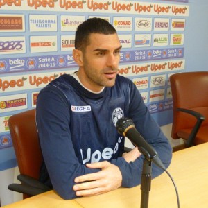 Il capitano Matteo Soragna in conferenza stampa