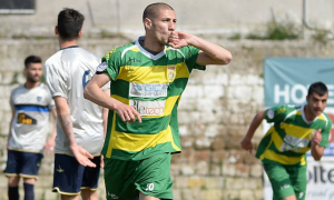 Citro celebra una delle 21 reti messe a segno con la maglia del Real Marcianise nell'ultima serie D