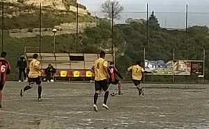 Contesse-Messinaudace 3-1. Duello a centrocampo