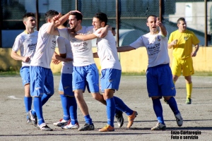 L'esultanza dell'Iniziativa dopo l'1-0