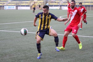 Maurizio Vella in azione con la maglia della Juve Stabia