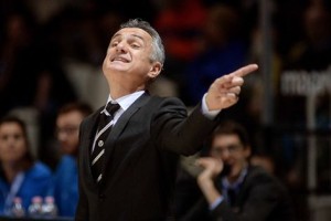 L'allenatore della Virtus Bologna Giorgio Valli