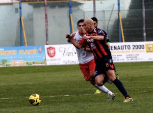 Izzillo prova a contenere Rajcic