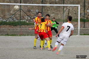 Punizione battuta da Ruggeri