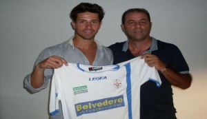 Andrea Zingales nel giorno della presentazione con la maglia del Rocca