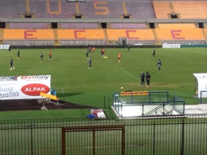 Una fase degli allenamenti settimanali del Lecce al "Via del Mare"