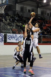 L'Mvp Yasakov in azione nel derby dello Stretto