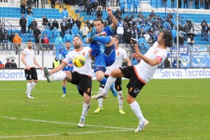 Sotto accusa c'è la retroguardia del Messina, che ha incassato 46 reti in 30 giornate, una in più rispetto ad Ischia, Reggina e Lupa Roma. Nessuno ha fatto peggio