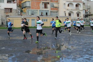 Ingresso in campo di Giardini Naxos e Camaro (foto Isolino)