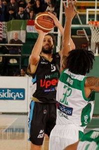 Gianluca Basile al tiro