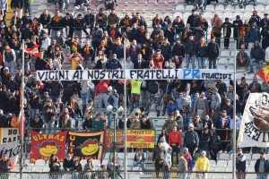 Uno striscione esposto in Curva Sud