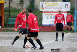 Calcio d'inizio battuto da Levantino e Falanga