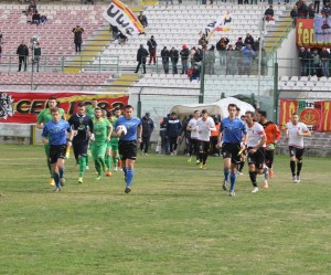 L'ingresso in campo di Messina e Melfi
