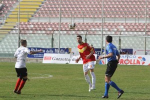 Un colpo di testa di Damonte