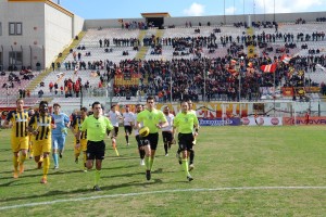 L'ingresso in campo delle squadre