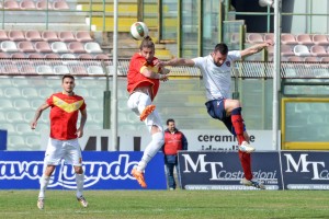 Nigro prova lo stacco (foto Isolino)