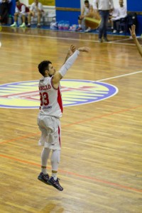 Un tiro in sospensione di Marinello