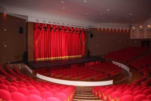 L'interno del Teatro Mandanici di Barcellona