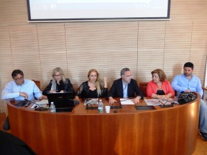 Il tavolo presso la Sala Senato dell'Università