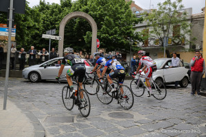 Passaggio dentro il centro di Castanea
