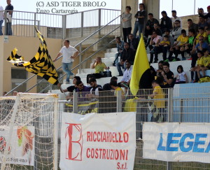 La tifoseria della Tiger Brolo