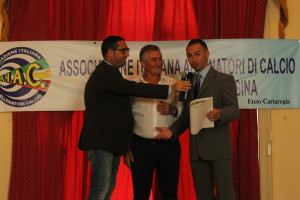 Il padre di Francesco Straface ritira il premio 
