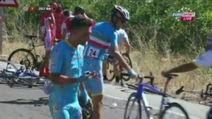 Il momento della caduta che è costata carissimo allo ''squalo''