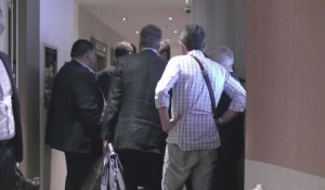 L'ingresso in aula di vari tesserati ed avvocati. Tra loro anche il ds della Vigor Fabrizio Maglia