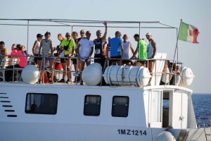 Podisti di ritorno da Salina 2014
