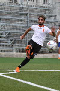 Un calcio d'angolo di Sem D'addamo nelle amichevoli disputate col Messina