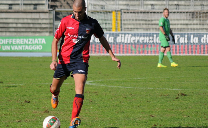 Cristian Caccetta in azione con la maglia del Cosenza