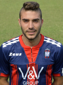 Davide Leto con la maglia del Crotone