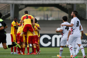 Il Benevento celebra la rete decisiva contro il Foggia