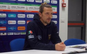 Il centrocampista della Paganese Simone Guerri in sala stampa