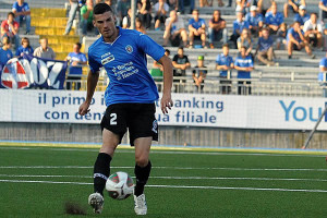 Martinelli in azione con la maglia del Novara