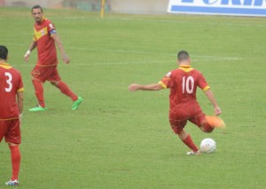 Un calcio piazzato affidato ai piedi di Dario Barraco