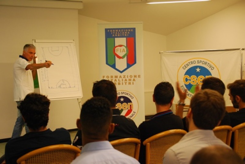 Corso per Arbitri di Calcio - ASSOCIAZIONE ITALIANA ARBITRI SEZIONE DI