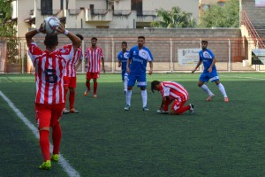 Rimessa laterale battuta dai biancorossi