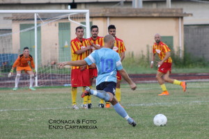 Punizione calciata da Monaco