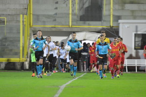 L'ingresso in campo di Catanzaro e Messina