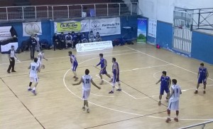 Gruppo Zenth Messina - Cus Palermo 71-56. Azione d'attacco dei messinesi