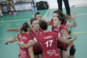 L'esultanza delle ragazze del Santa Teresa Volley