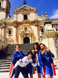 Le ragazze dell'Alma Patti presenti a Ragusa