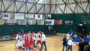 Le due squadre a fine gara
