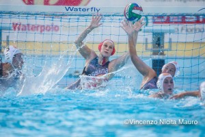 Il portiere messinese Giulia Gorlero ancora decisiva: neutralizzato il rigore del possibile 8-7