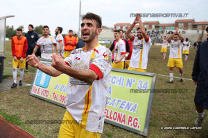 L'esultanza di Giovanni Biondo a fine derby