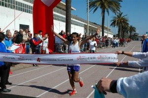 L'arrivo della Messina Marathon 2011